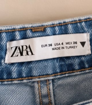 Jeans azules rotos