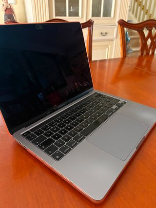 MacBook Pro M1 13” 8GB RAM 256GB SSD