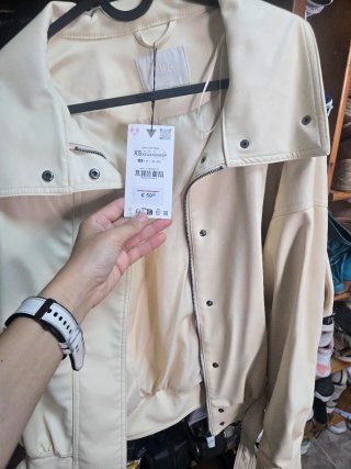Chaqueta Bomber Zara Beige Talla Única