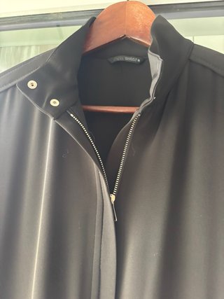 Mono Zara negro fluido