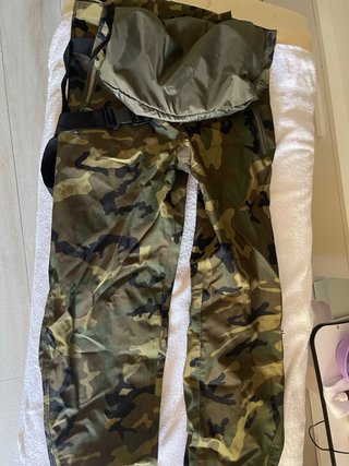 Pantalón de agua verde oliva