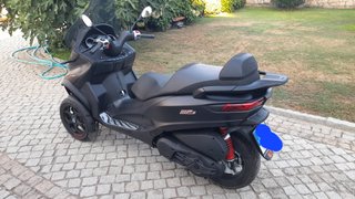 Piaggio MP3 500 Negro