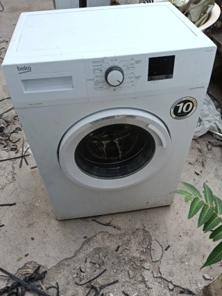 Lavadora BEKO(( OJO PARA PIEZAS/)