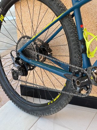 Cube Reaction - Bicicleta carbono