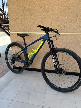 Cube Reaction - Bicicleta carbono