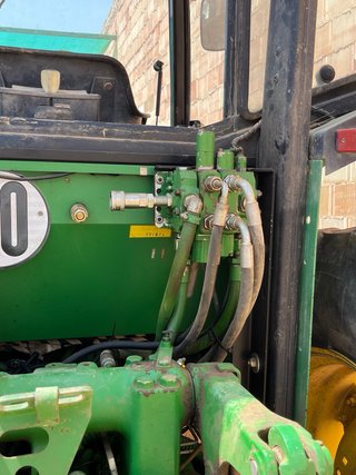 Tractor John Deere 6205 Manual