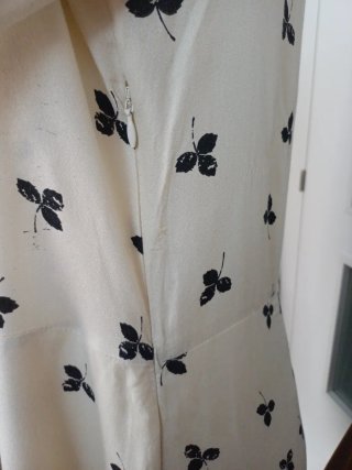Vestido estampado flores beige y negro