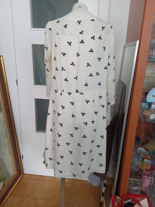 Vestido estampado flores beige y negro