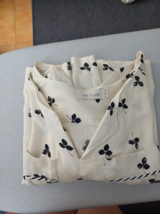 Vestido estampado flores beige y negro