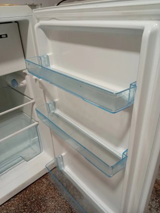 Nevera pequeña.