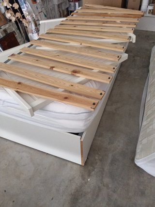Sofá cama Ikea Hemnes blanca con cajones