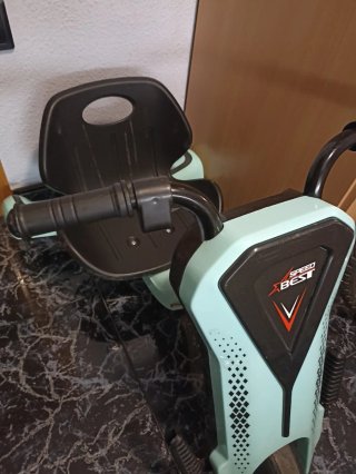 Triciclo eléctrico infantil derrapes