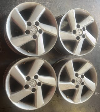 4 Llantas Mazda R16 5 Tornillos