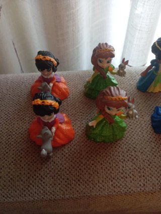 Lote 8 muñequitas con animalitos