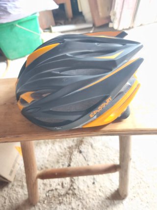 Casco Esssun Talla M