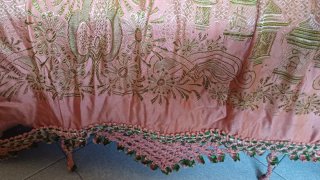 Copriletto vintage raso rosa e oro