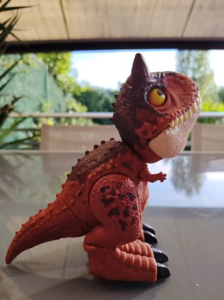 Dinosaurio de juguete con sonido