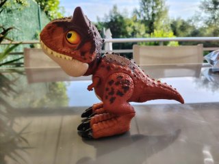 Dinosaurio de juguete con sonido