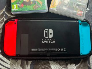 Nintendo Switch Azul/Rojo + 2 Juegos