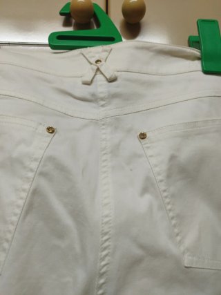 Pantalón blanco Ana Mora con encaje