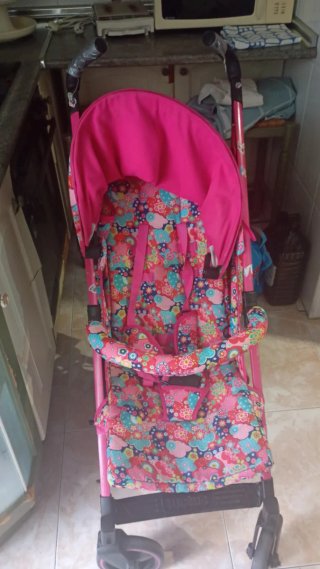 Silla de paseo para niños con estampado floral
