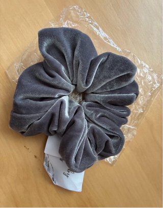 Nuevo elegante Scrunchie XL Terciopelo Plateado