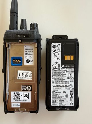 Motorola R7 UHF Premium Radio