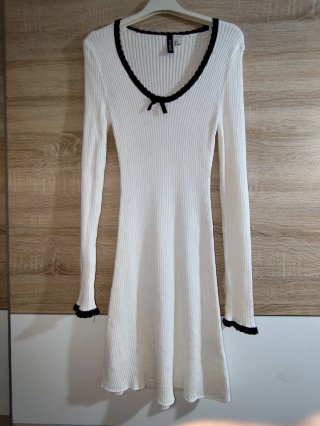 S Vestido de punto blanco y negro