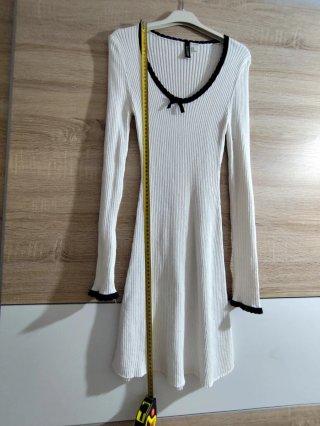 S Vestido de punto blanco y negro
