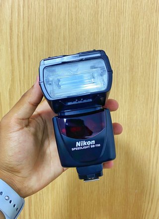 Flash Nikon SB-700