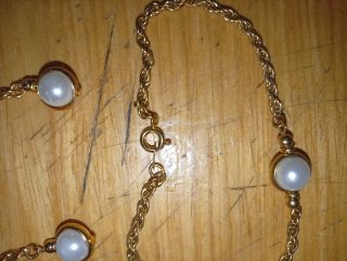 Conjunto bisutería vintage perlas y metal dorado