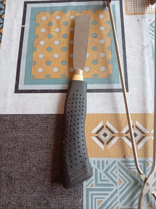 Pinzas para barbacoa y espátula