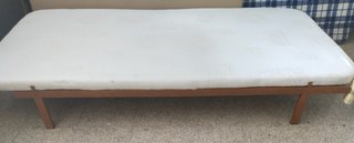 Base tapizada 90x190cm con las patas