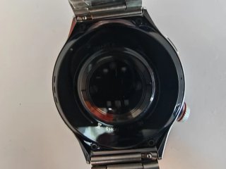 Reloj digital plateado buen estado no se la marca
