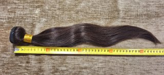 Pelo natural castaño oscuro