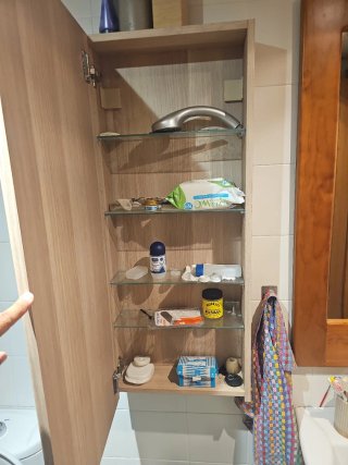 Mueble de baño madera y plástico