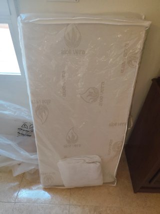 Cuna de madera con colchón Aloe Vera