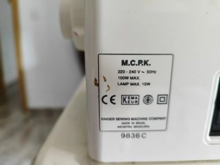 Máquina de coser Singer Mod 9836 C