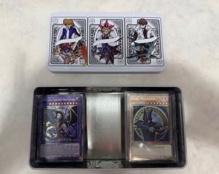 Lata de 100 cartas Yu-Gi-Oh!