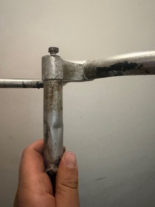Manillar de bicicleta plateado