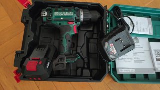 Taladro Atornillador Parkside con batería 20v