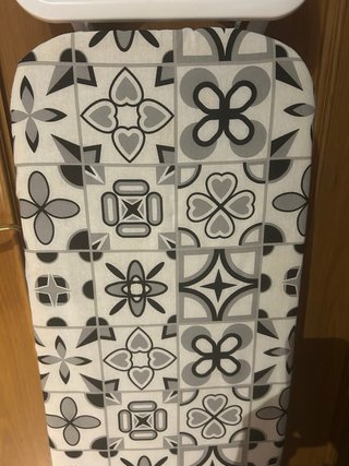 Tabla de planchar con soporte