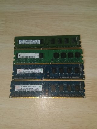 4x Módulos RAM DDR3 Samsung Hynix 1GB