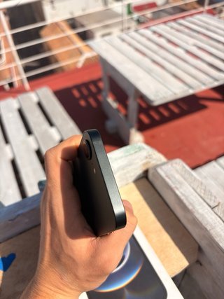 iPhone 16 e
