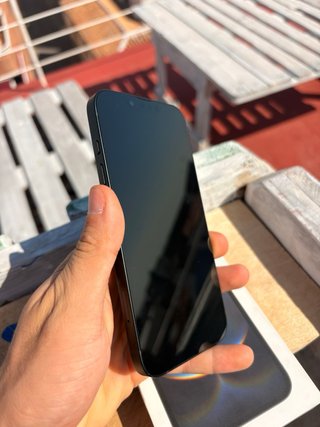 iPhone 16 e