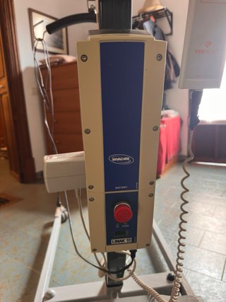 Grúa eléctrica para traslado de persona