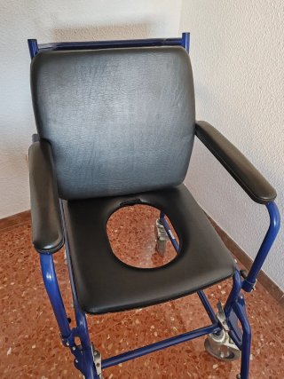 Silla de ruedas para inodoro
