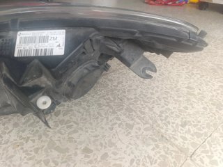 Faro derecho Renault Captur año 2016