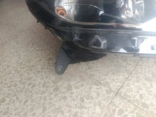 Faro derecho Renault Captur año 2016