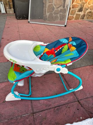 Mecedora para bebé con estampado de dinosaurios